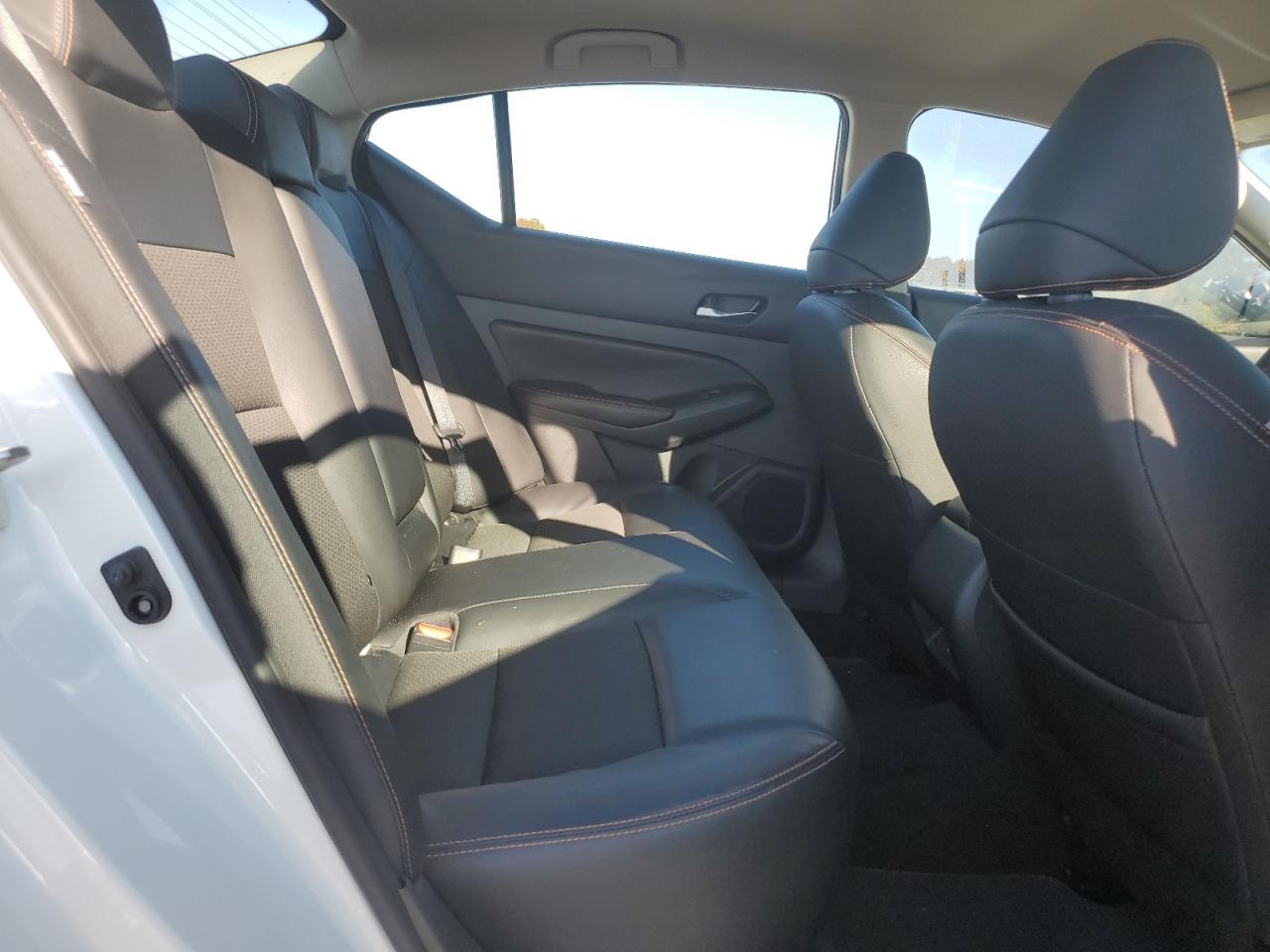2022 Nissan Altima - Image 10