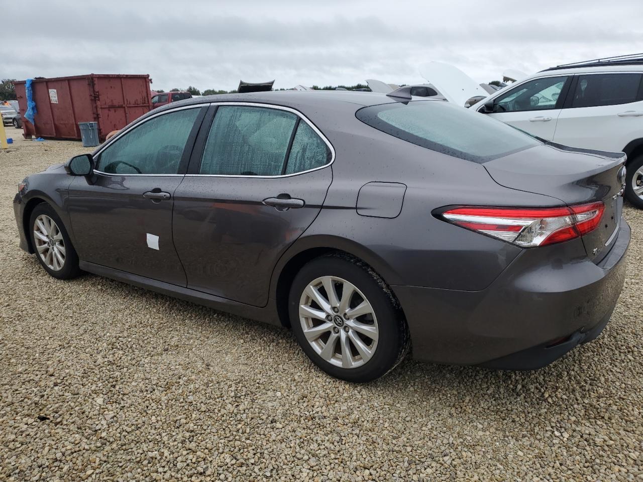 4T1B11HK1KU268208 2019 TOYOTA CAMRY - Image 2