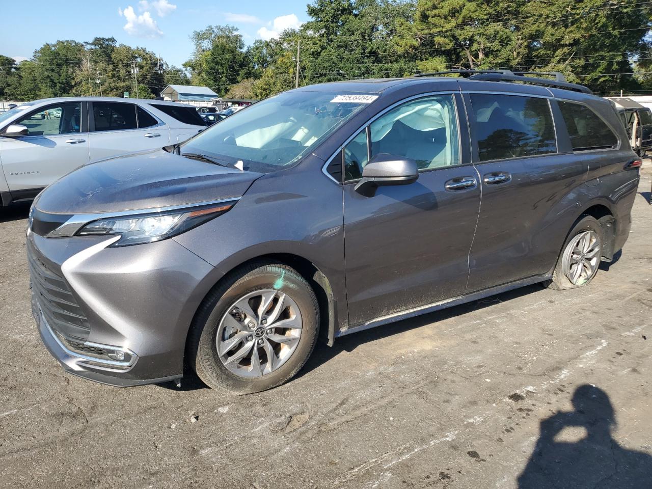 2022 Toyota Sienna - Image 1