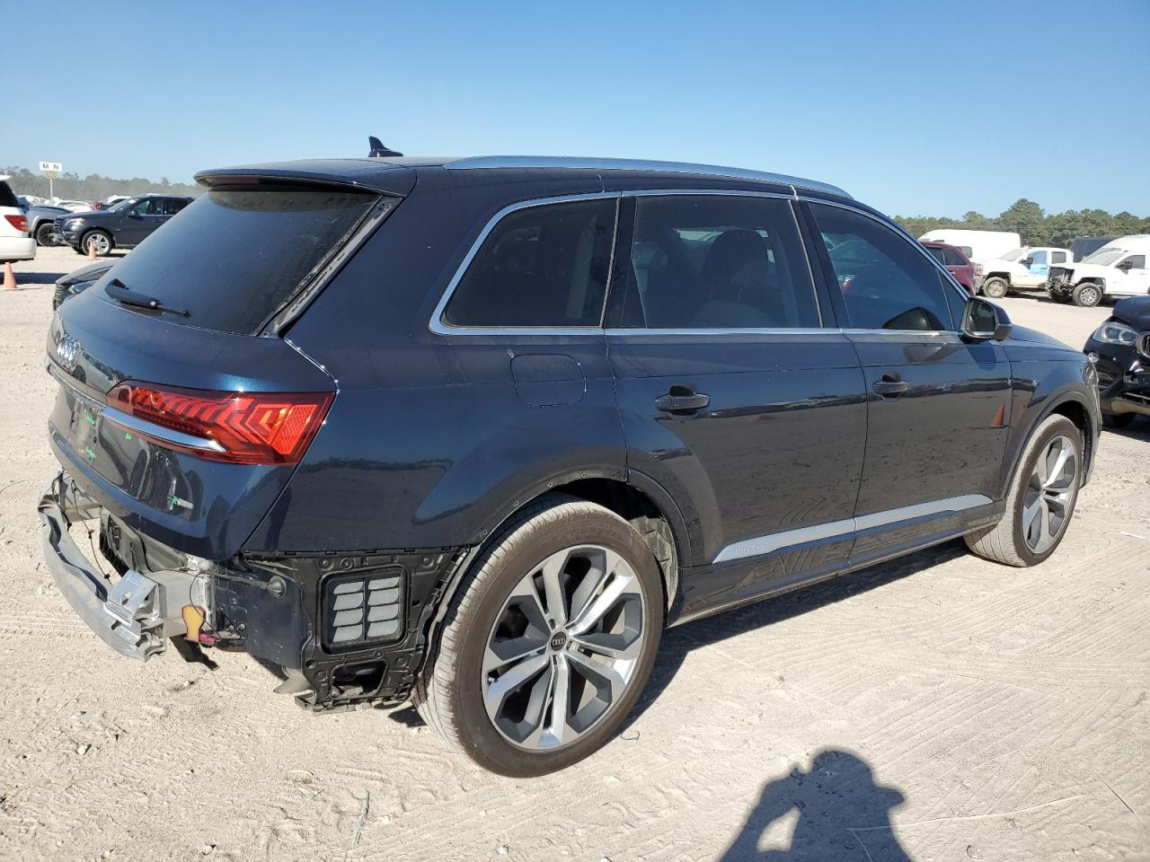 VIN WA1LXBF7XPD028216 2023 AUDI Q7 no.3