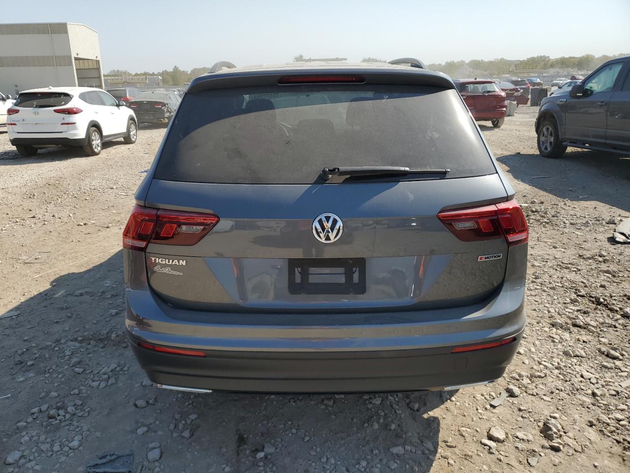 3VV0B7AXXKM105547 2019 Volkswagen Tiguan S