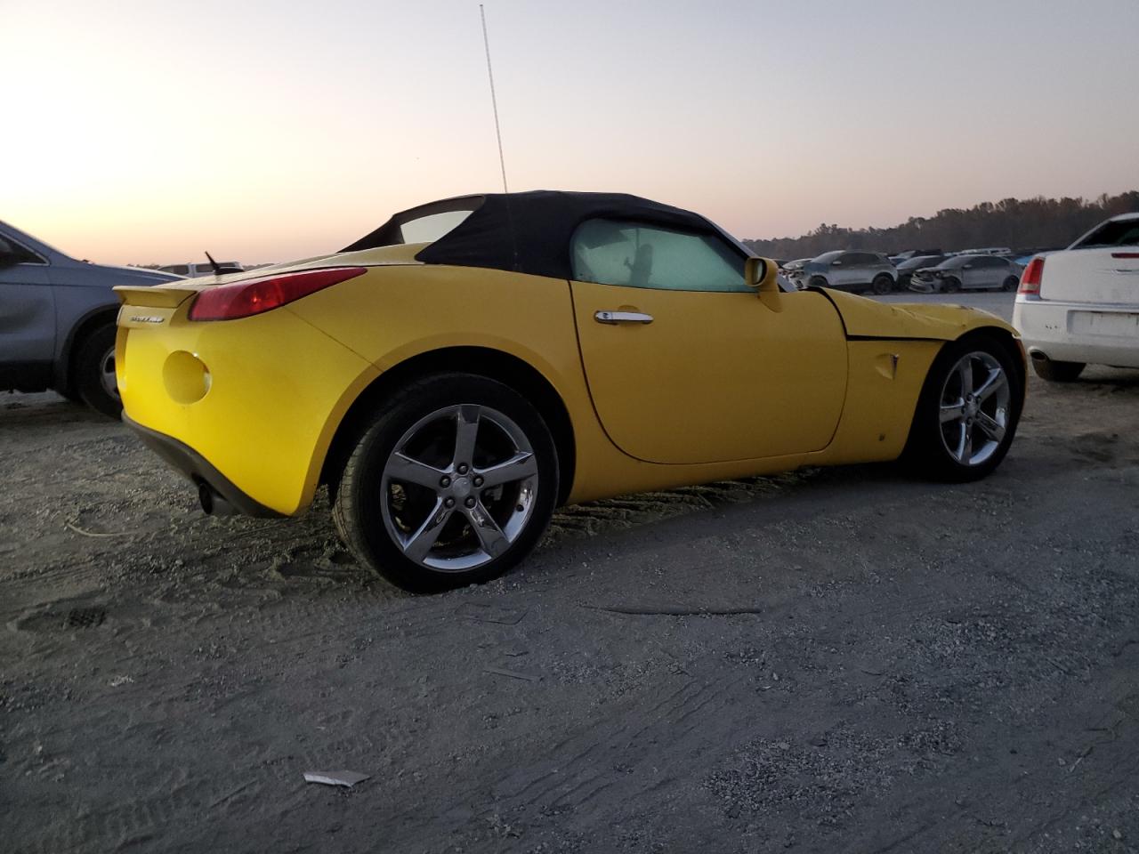 2008 Pontiac Solstice - Image 3