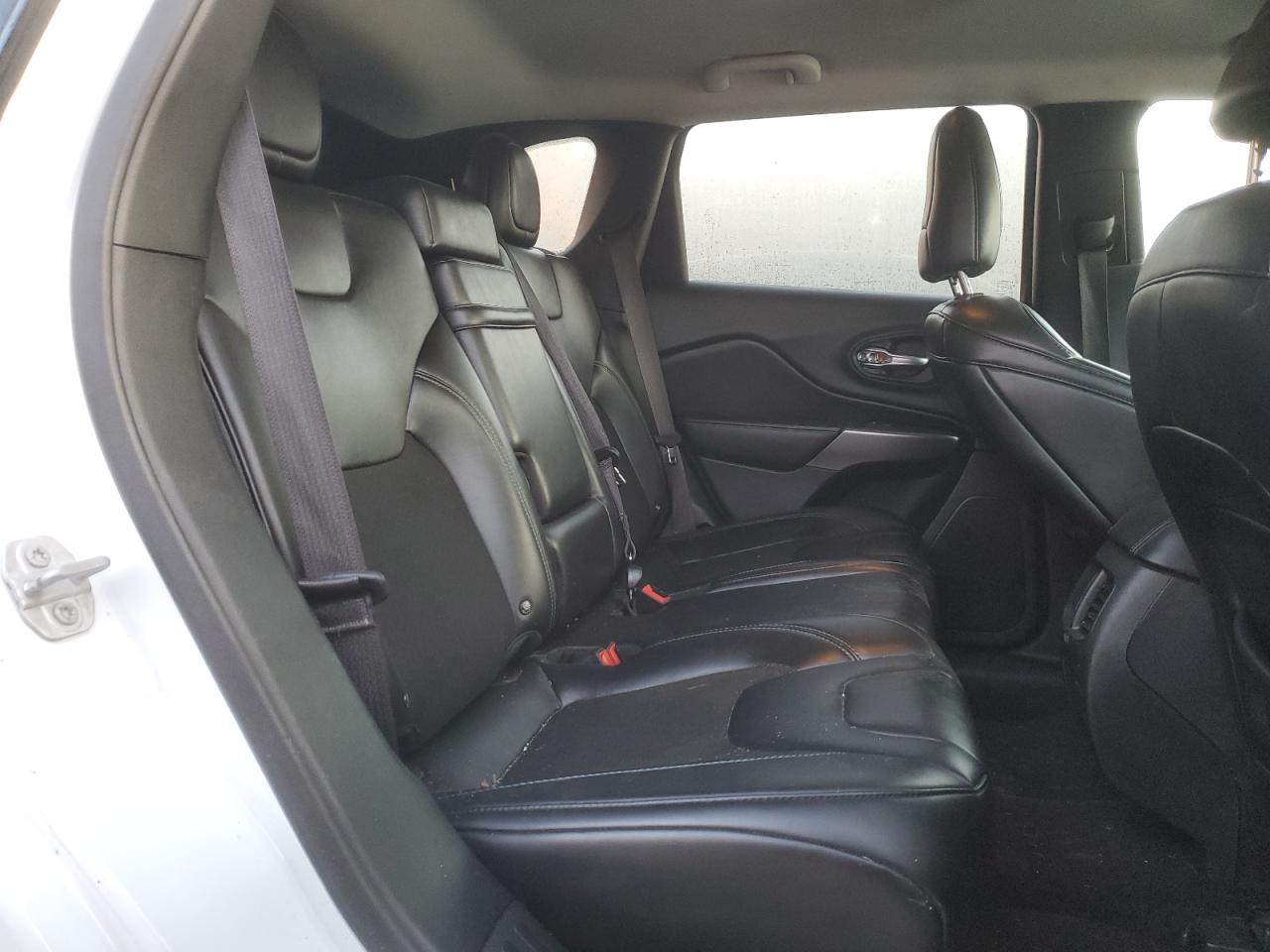 2019 Jeep Grand Cherokee - Image 11