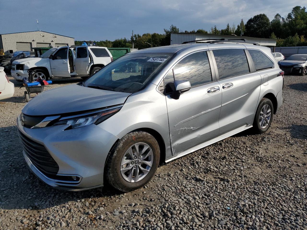 2022 Toyota Sienna - Image 1