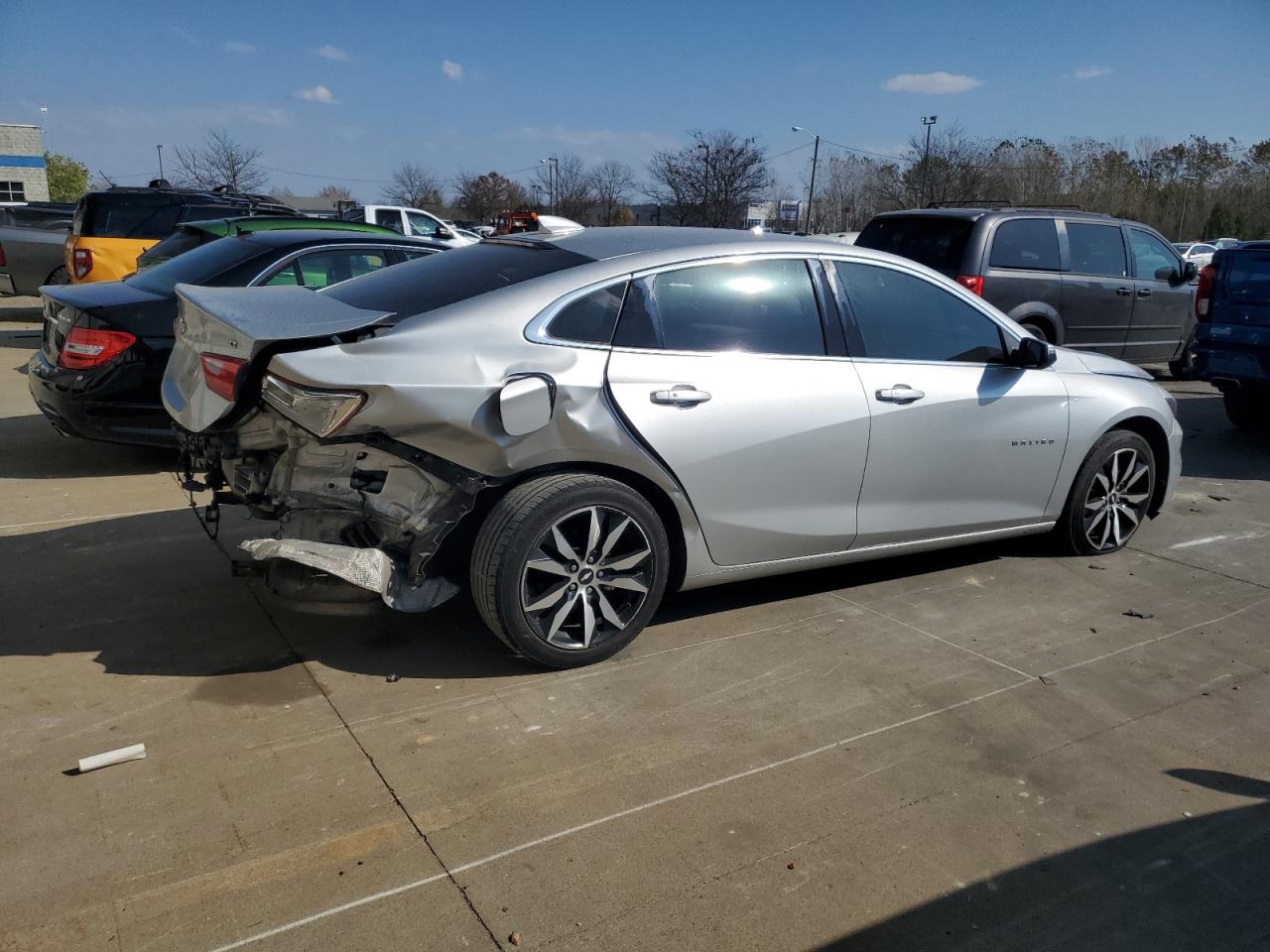 2016 Chevrolet Malibu - Image 3