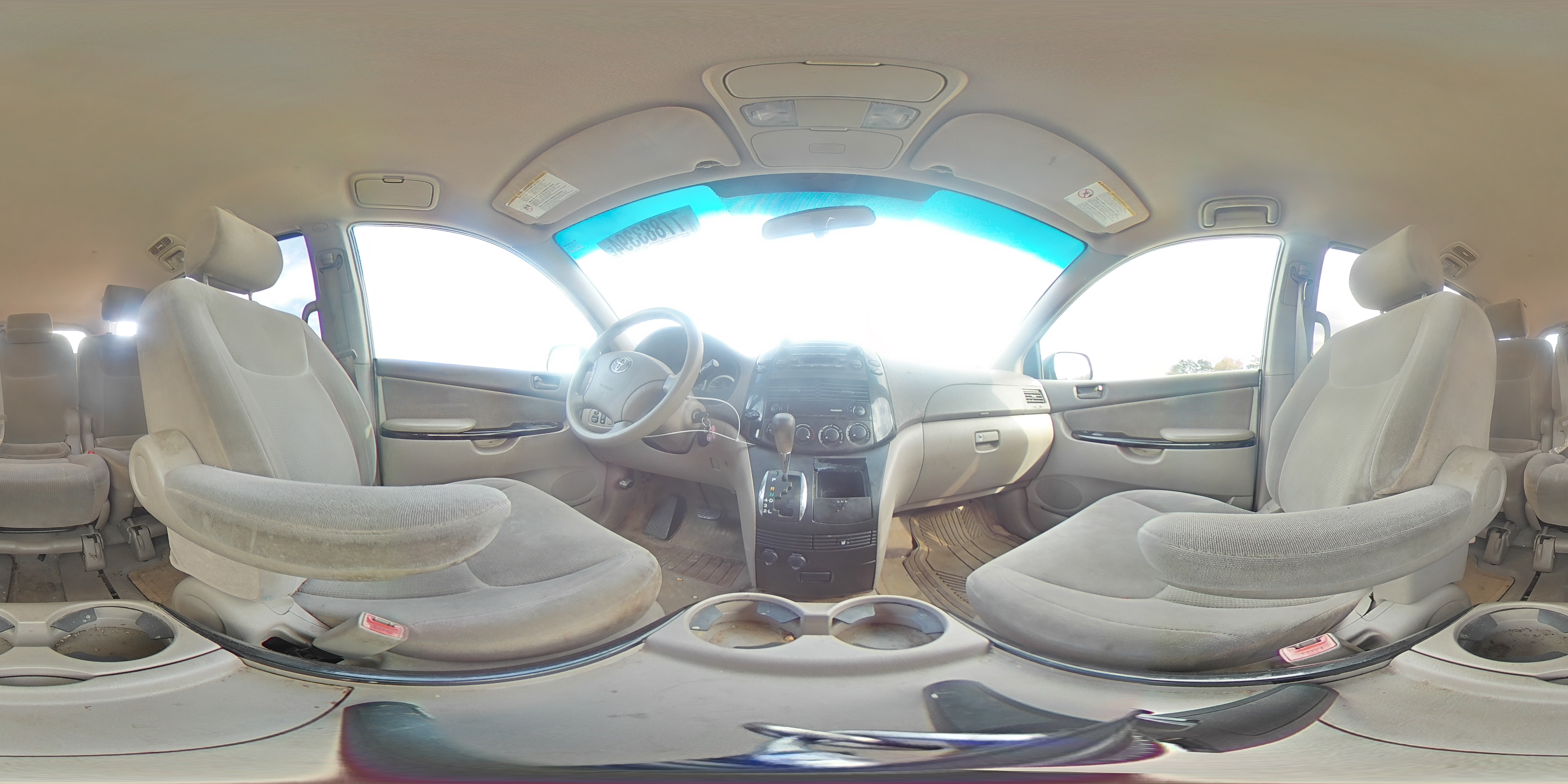 2004 Toyota Sienna - Image 14