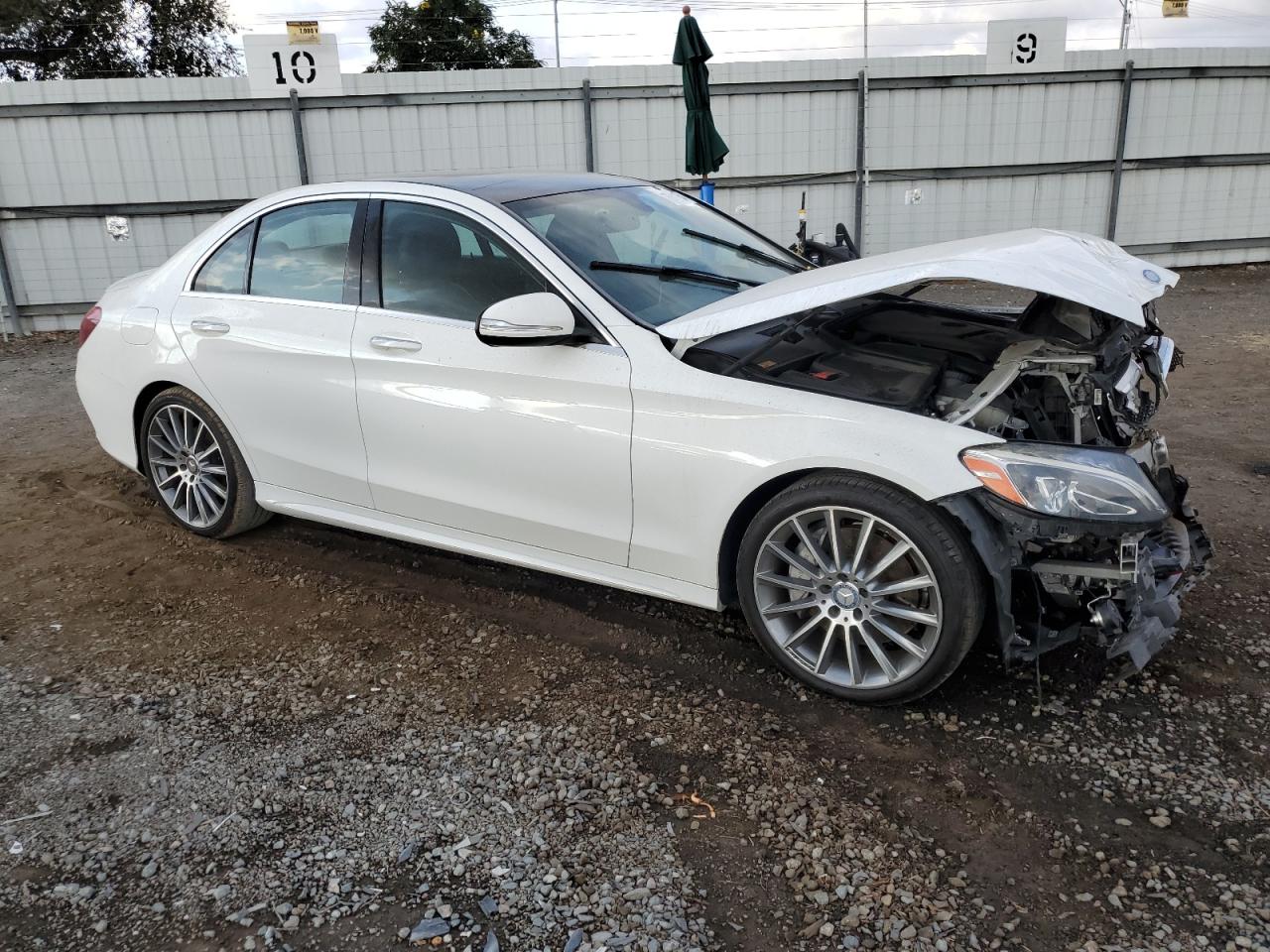 VIN 55SWF4JB1FU067229 2015 MERCEDES-BENZ C-CLASS no.4