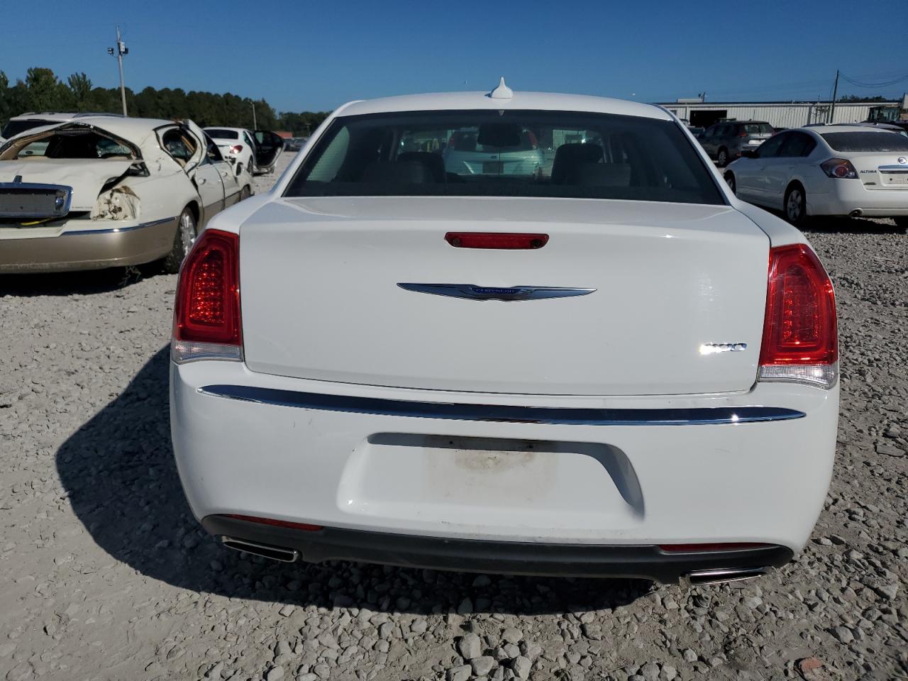 2C3CCAAG2KH755935 2019 Chrysler 300 Touring