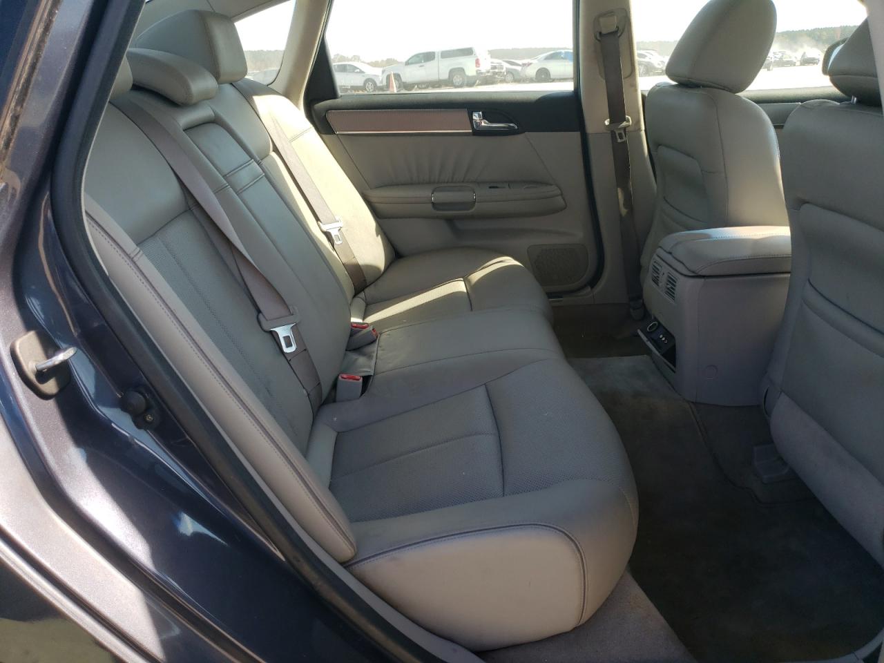 2009 Infiniti M - Image 10