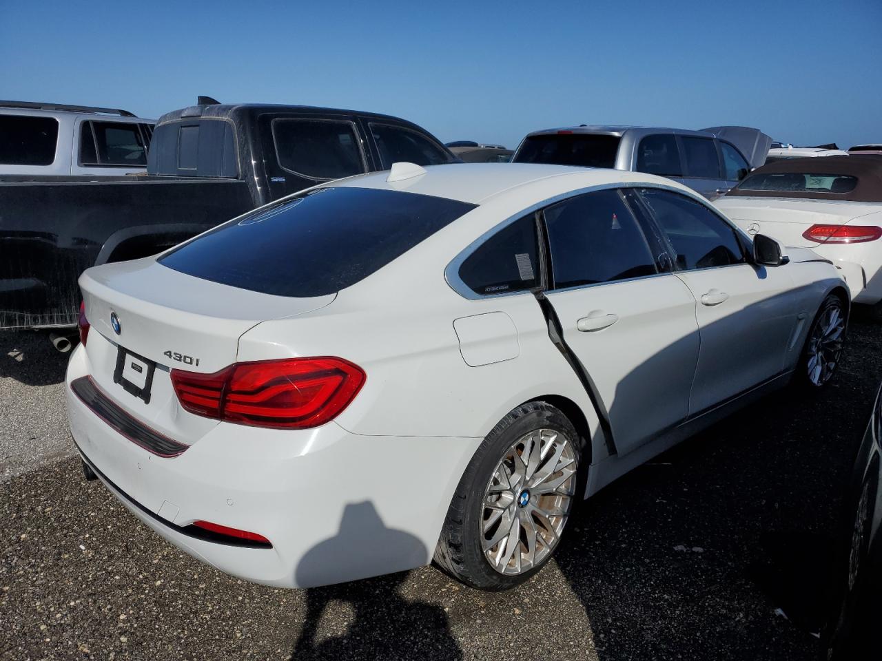 VIN WBA4J1C56KBM17459 2019 BMW 4 SERIES no.3