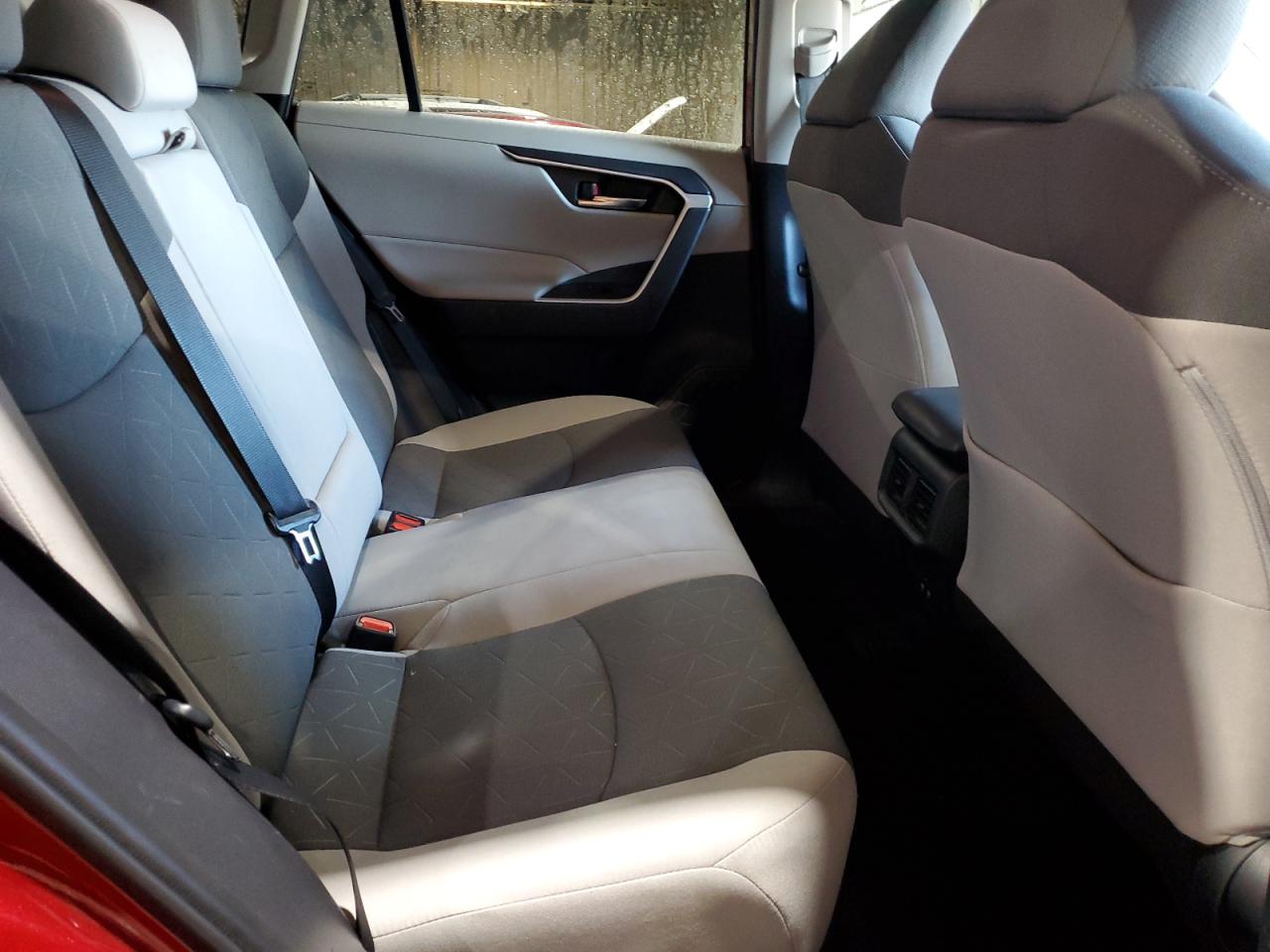 2019 Toyota RAV 4 - Image 11