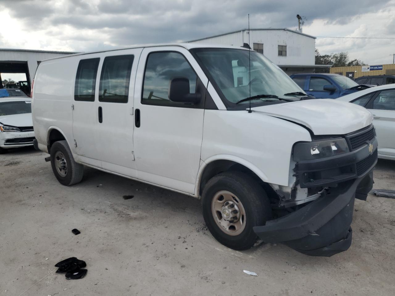 VIN 1GCWGAFP5M1309463 2021 CHEVROLET EXPRESS no.4