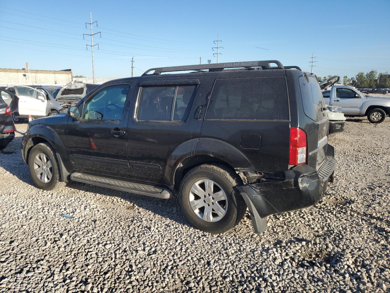 2005 Nissan Pathfinder - Image 2