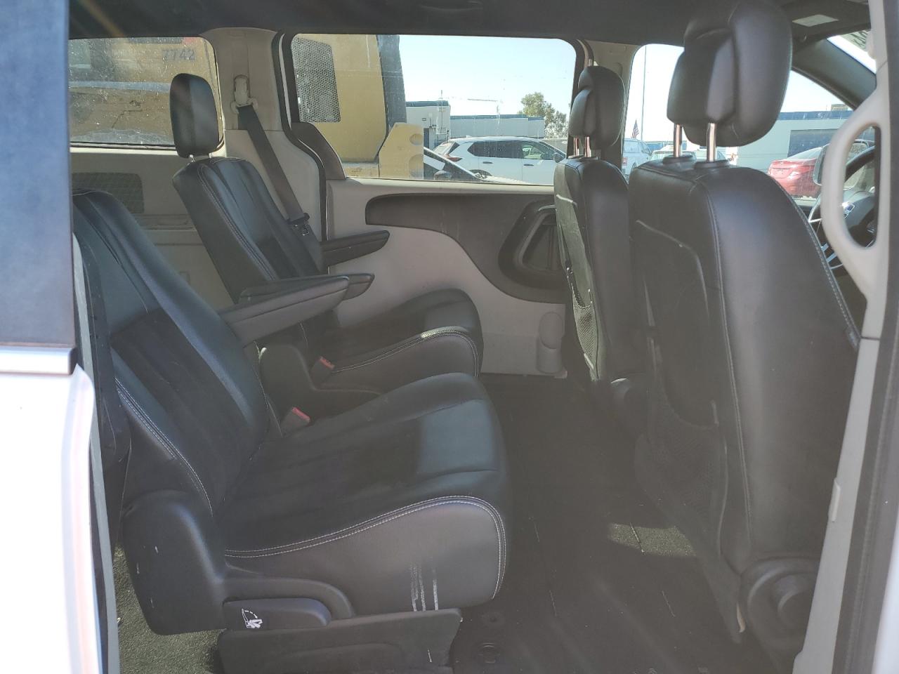 2018 Dodge Grand Caravan Sxt VIN: 2C4RDGCGXJR302478 Lot: 75738504