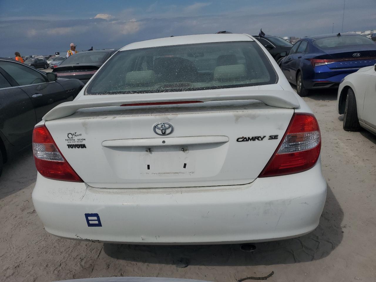 2004 Toyota Camry Le VIN: 4T1BE32K14U281200 Lot: 76533024