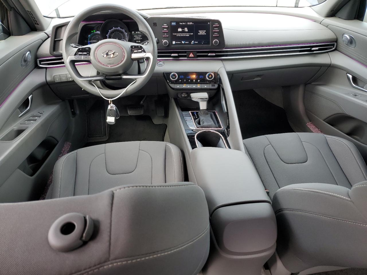 2023 Hyundai Elantra - Image 8