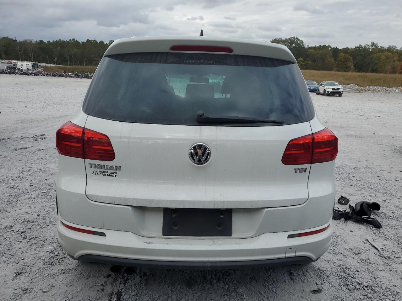 2016 Volkswagen Tiguan - Image 6