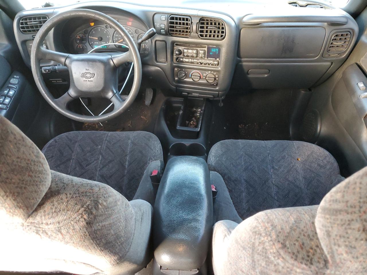 2001 Chevrolet S-10 Pickup - Image 8