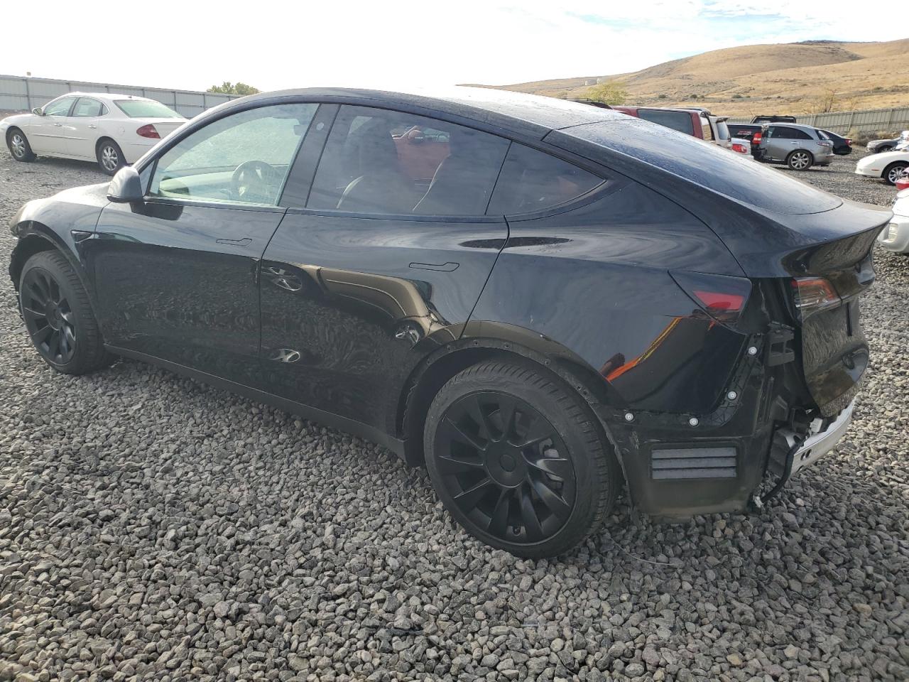 VIN 7SAYGDEE3NF535040 2022 TESLA MODEL Y no.2