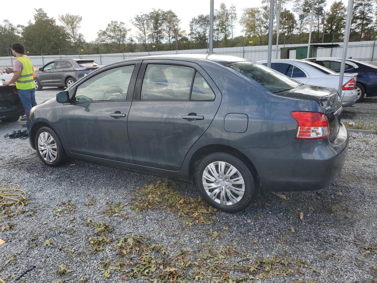 2008 Toyota Yaris - Image 2