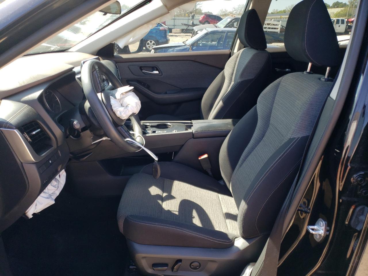 2021 Nissan Rogue - Image 7