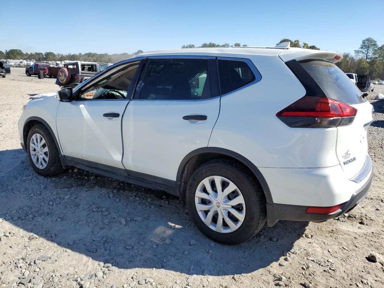 2019 Nissan Rogue - Image 2