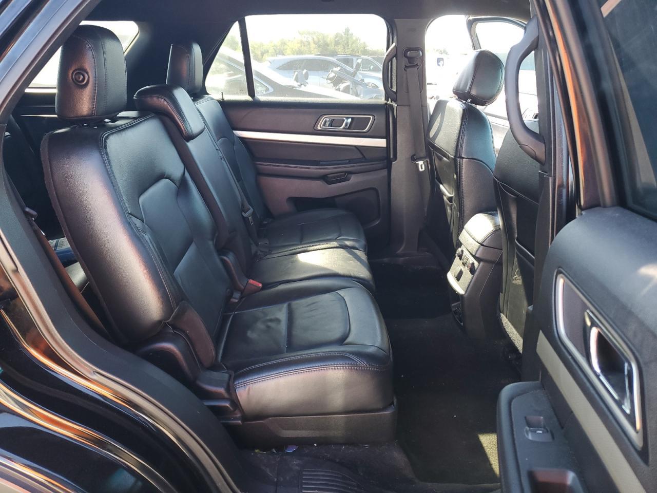 2016 Ford Explorer - Image 11