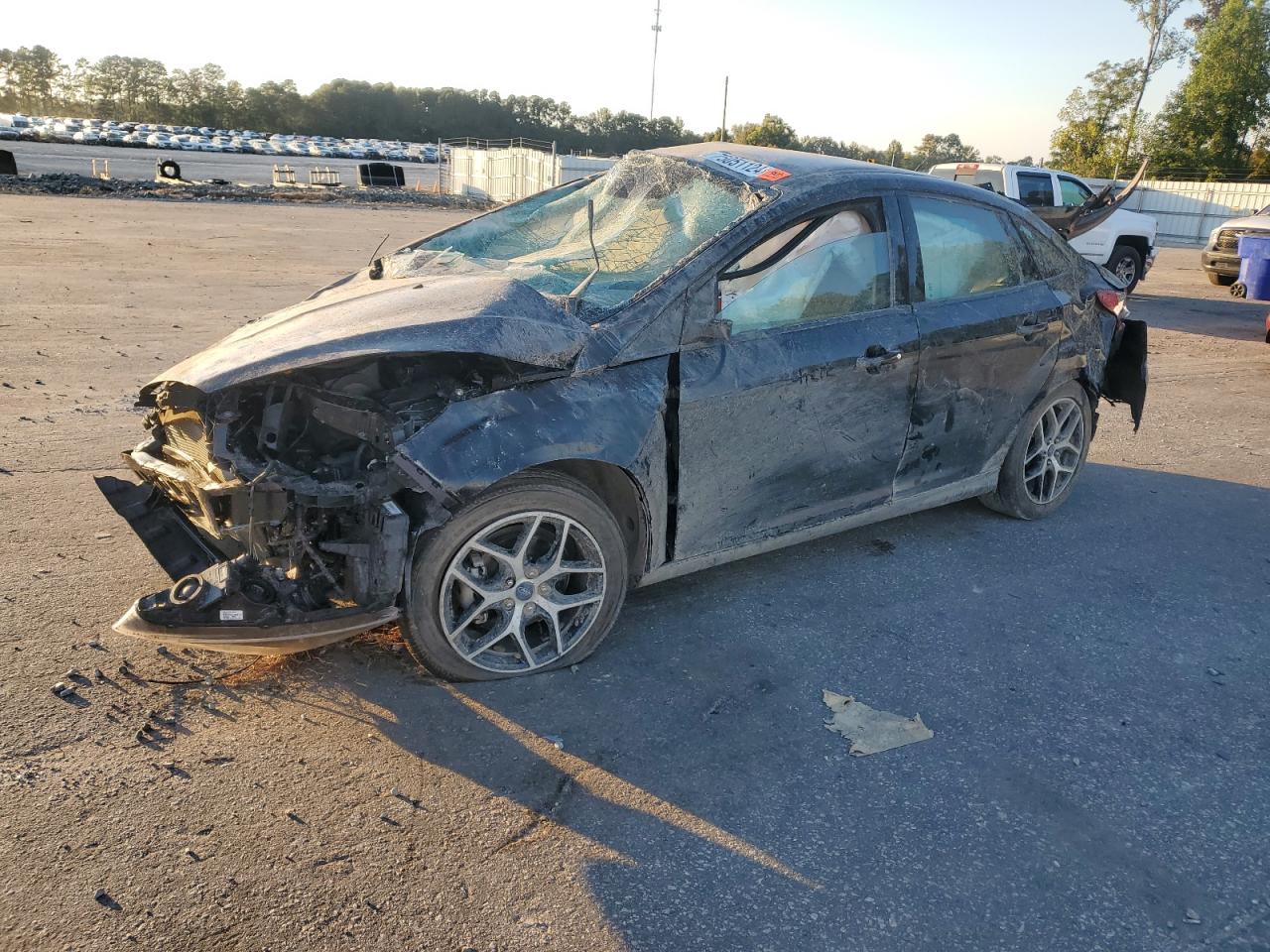 1FADP3F28JL274852 2018 Ford Focus Se