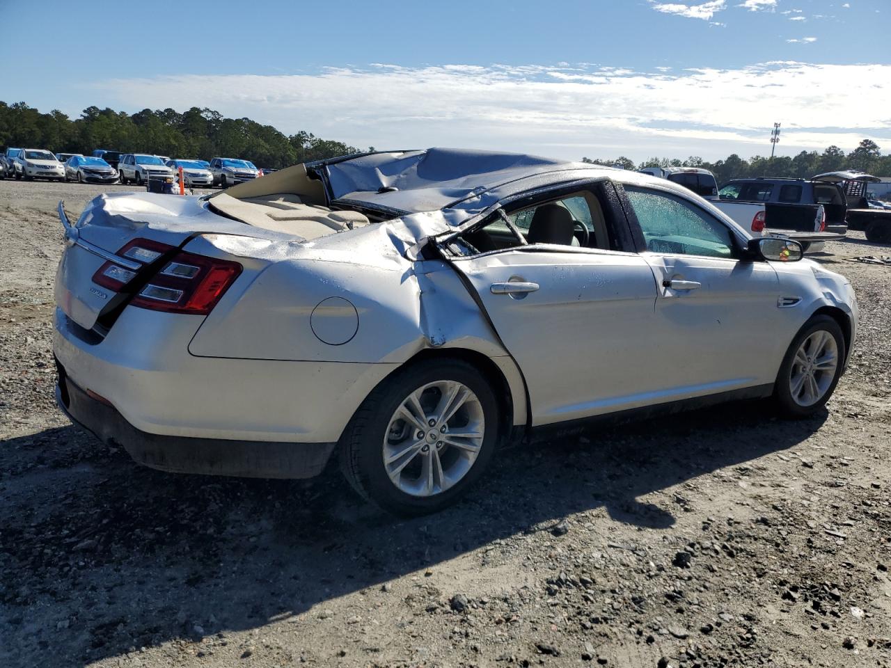 2015 Ford Taurus - Image 3