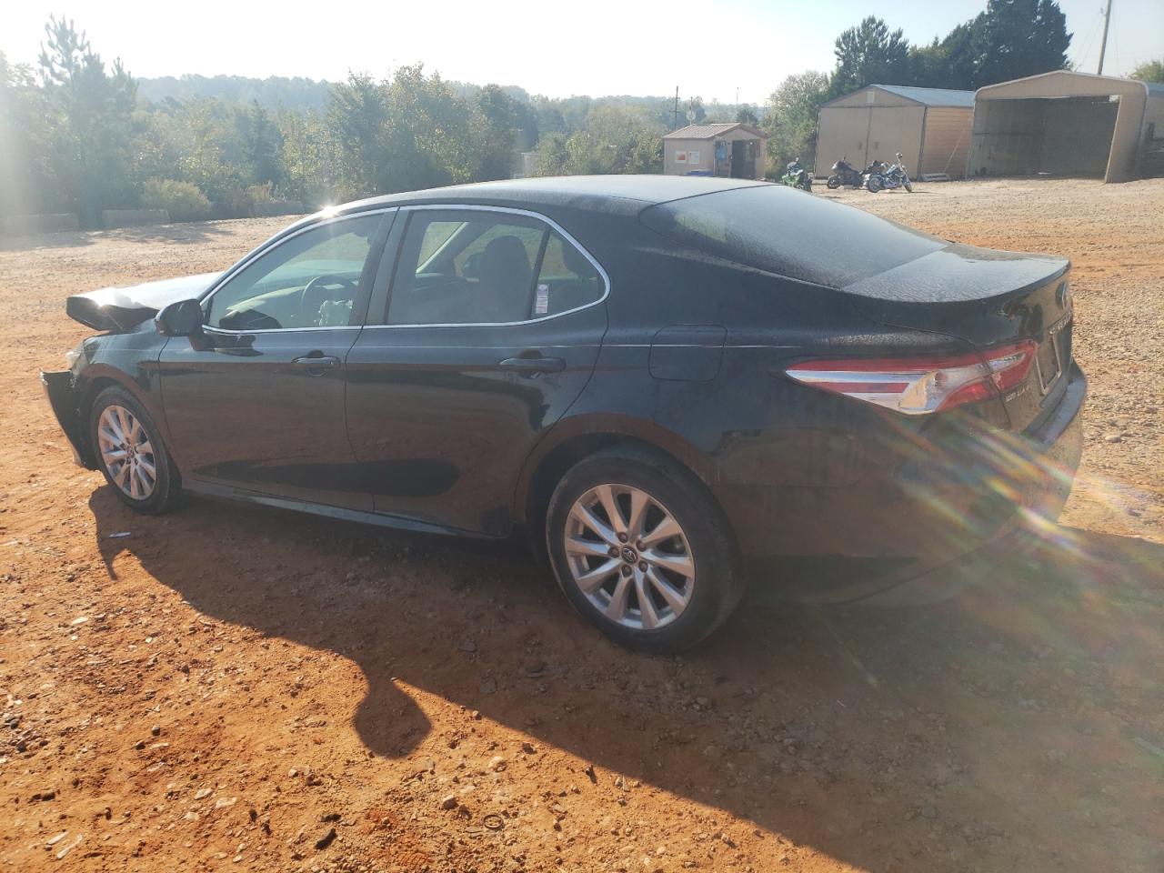 4T1B11HK6JU603347 2018 TOYOTA CAMRY - Image 2