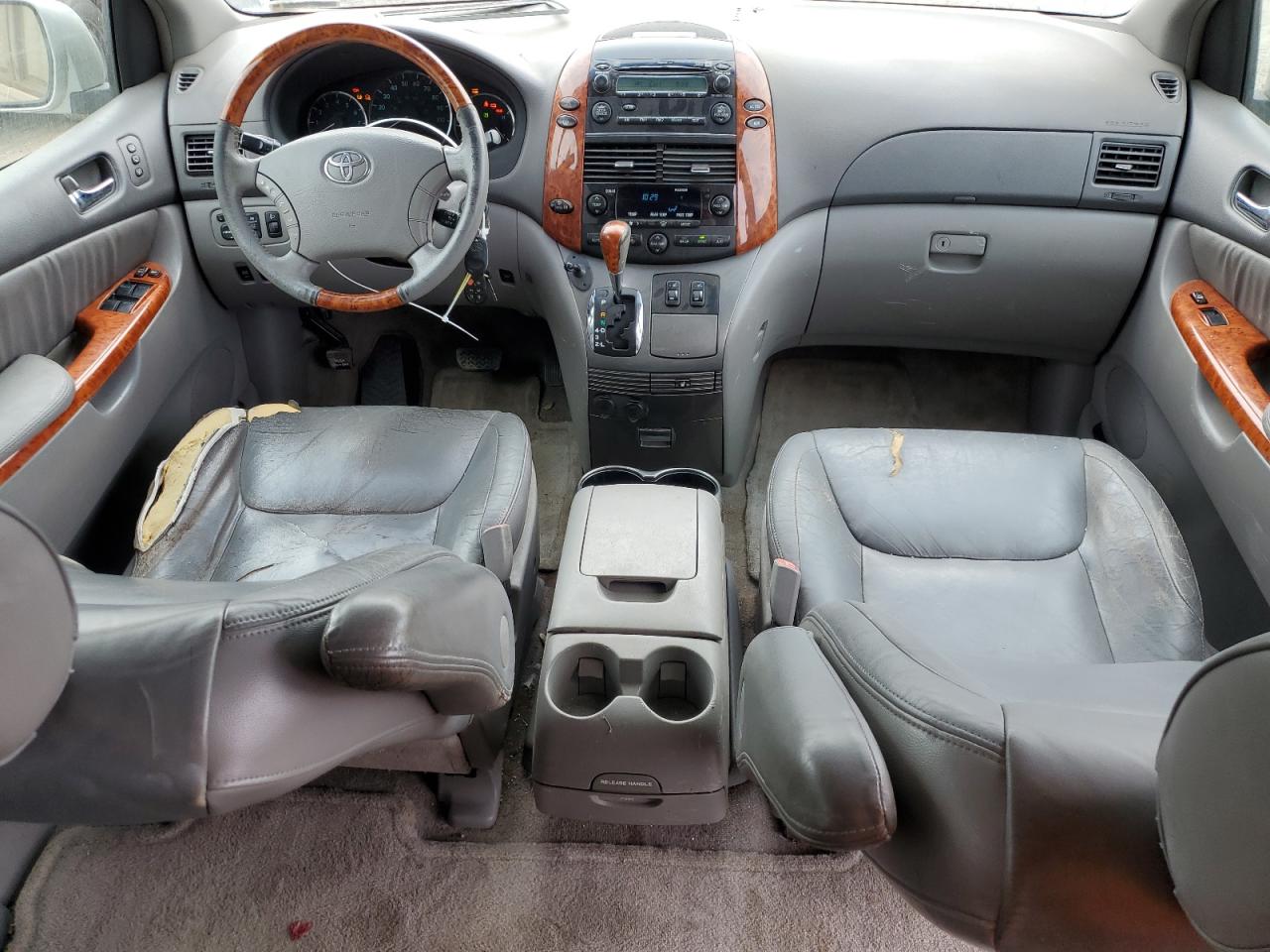 2006 Toyota Sienna - Image 8