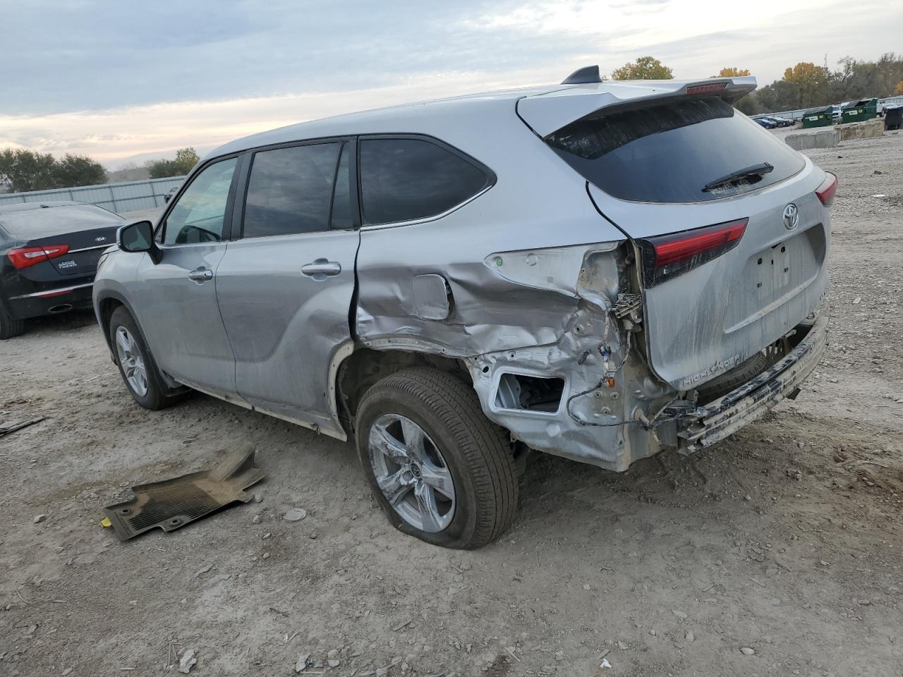 2023 Toyota Highlander L VIN: 5TDKDRBH8PS504212 Lot: 77829174