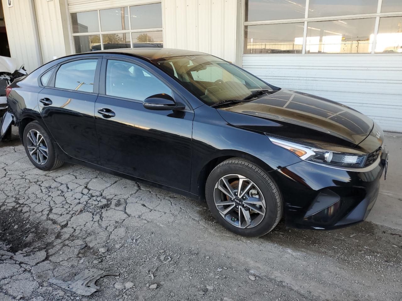 2022 Kia Forte - Image 4
