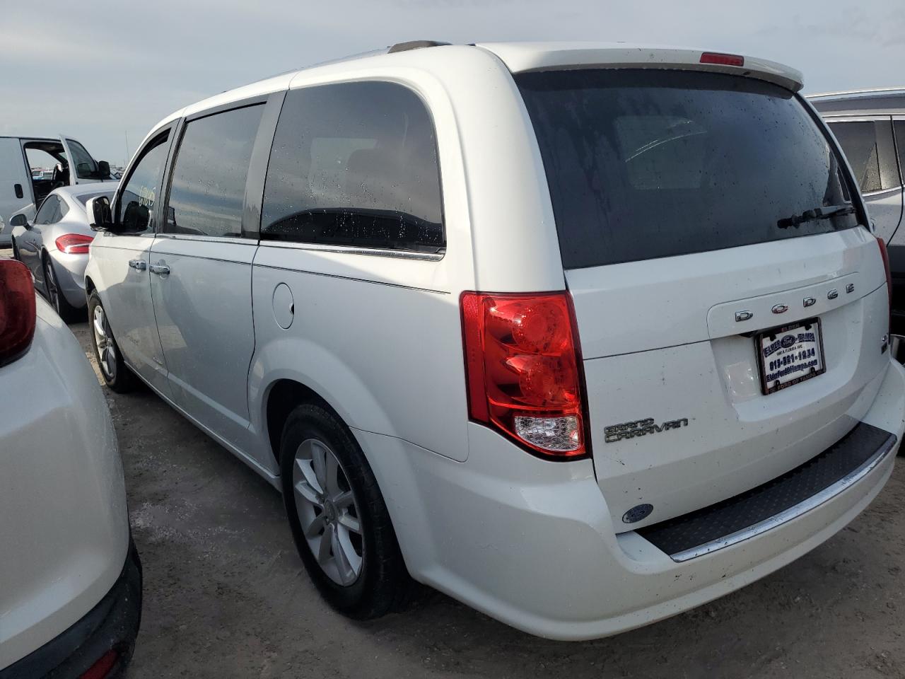 2019 Dodge Caravan - Image 2