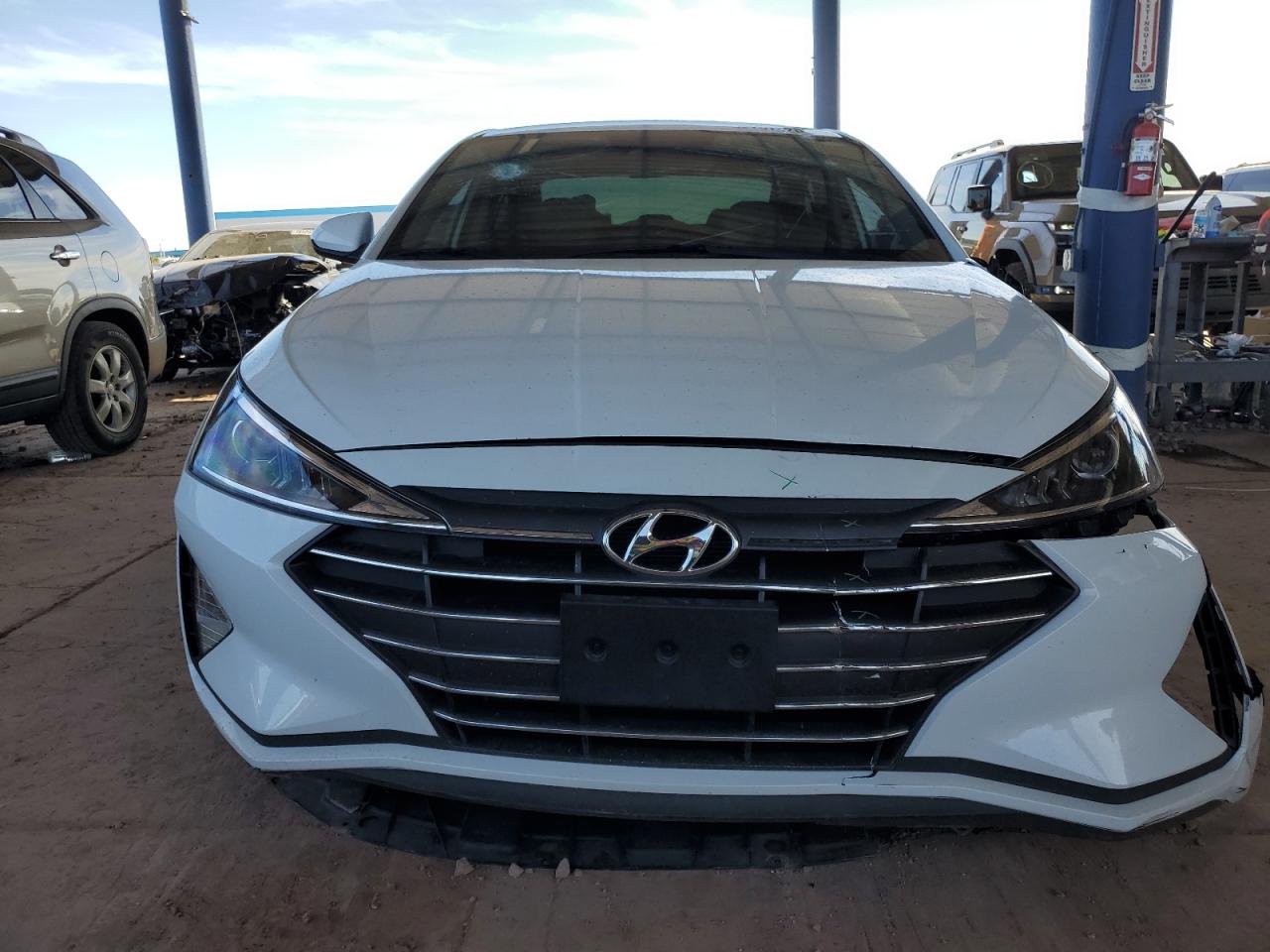 VIN 5NPD84LF3KH408452 2019 HYUNDAI ELANTRA no.5