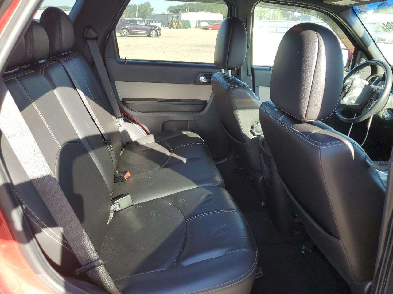 2010 Mercury Mariner - Image 11