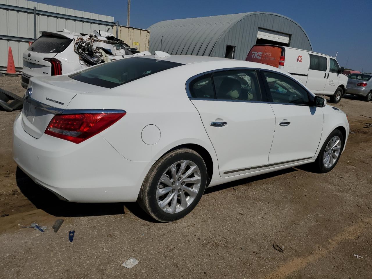 1G4GB5G3XGF179768 2016 Buick Lacrosse