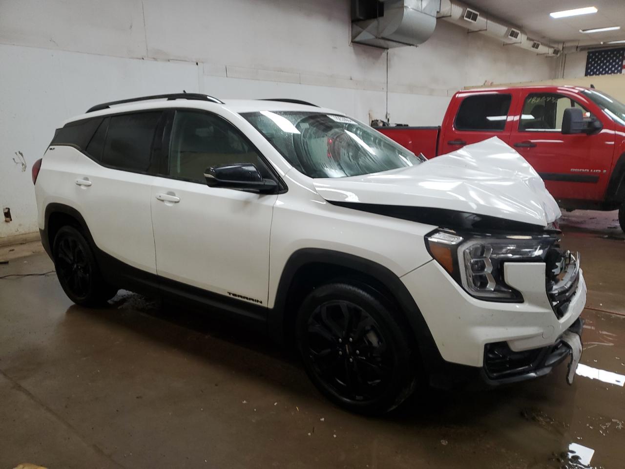 2022 GMC Terrain - Image 4