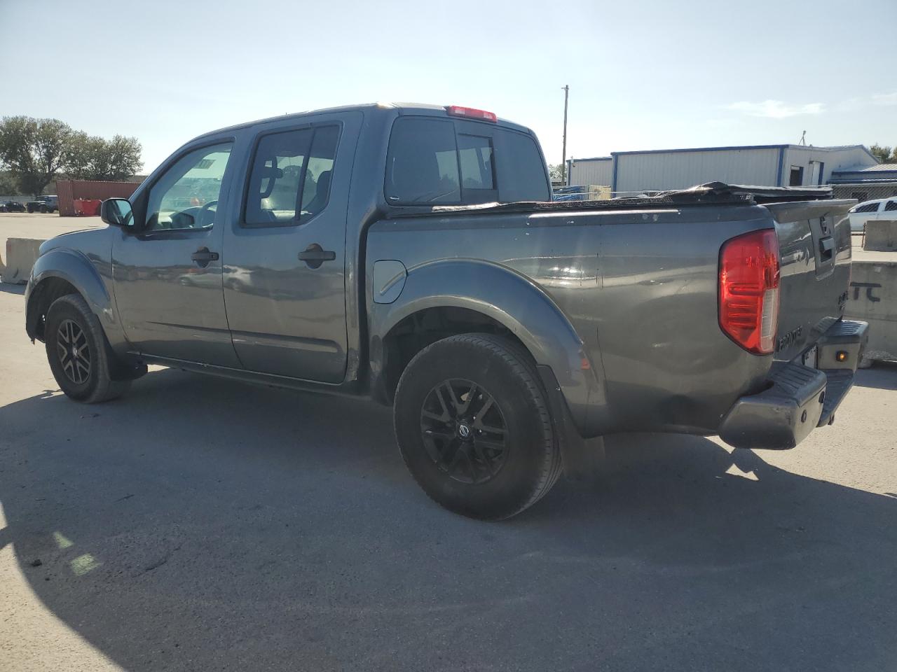 2021 Nissan Navara (Frontier) - Image 2