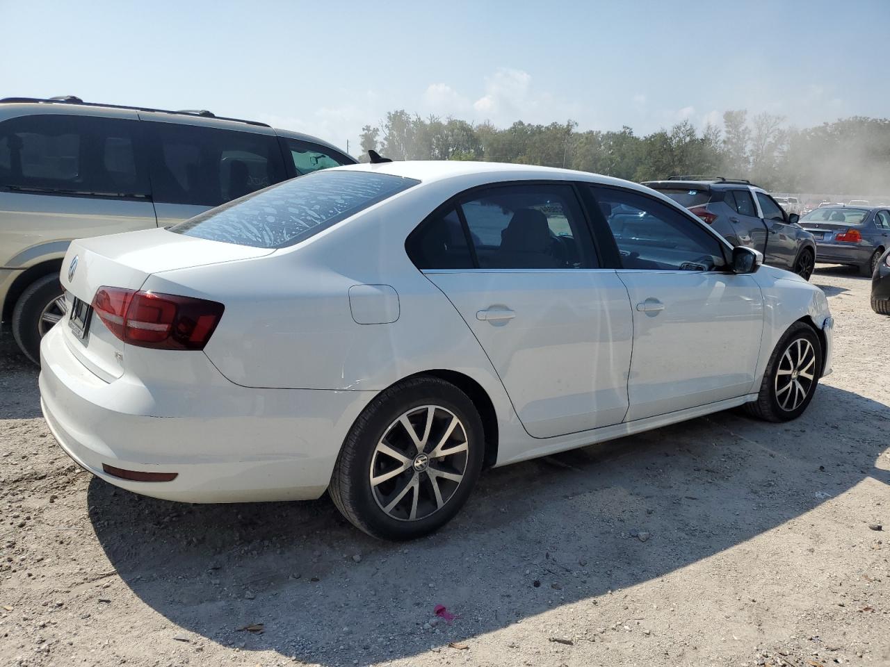 3VWDB7AJ4HM245207 2017 Volkswagen Jetta Se