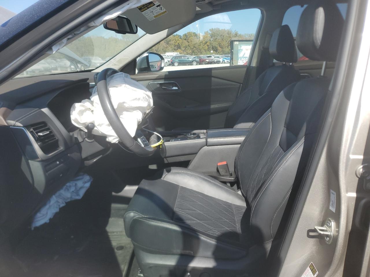 2021 Nissan Rogue - Image 7