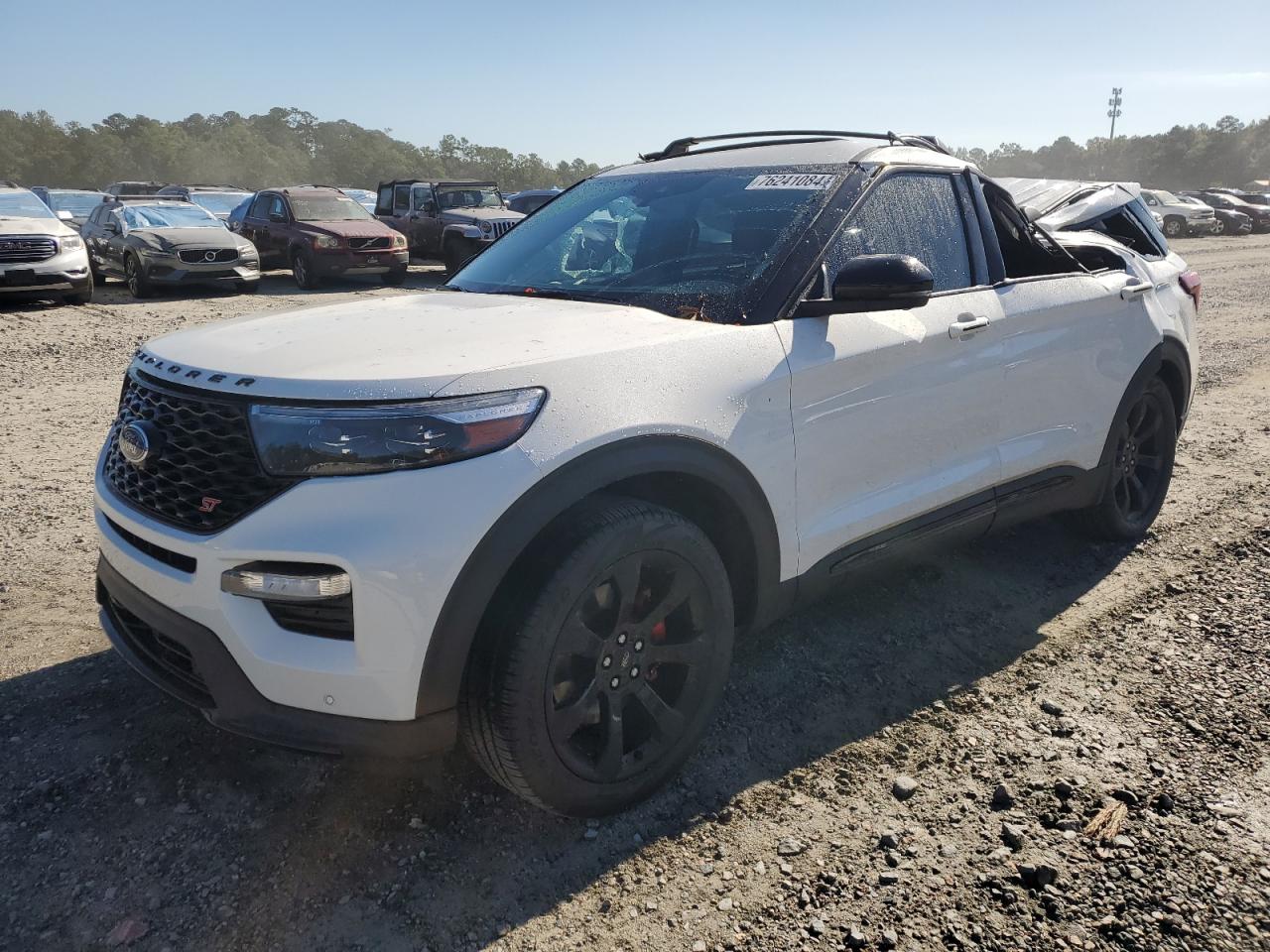 2022 Ford Explorer - Image 1