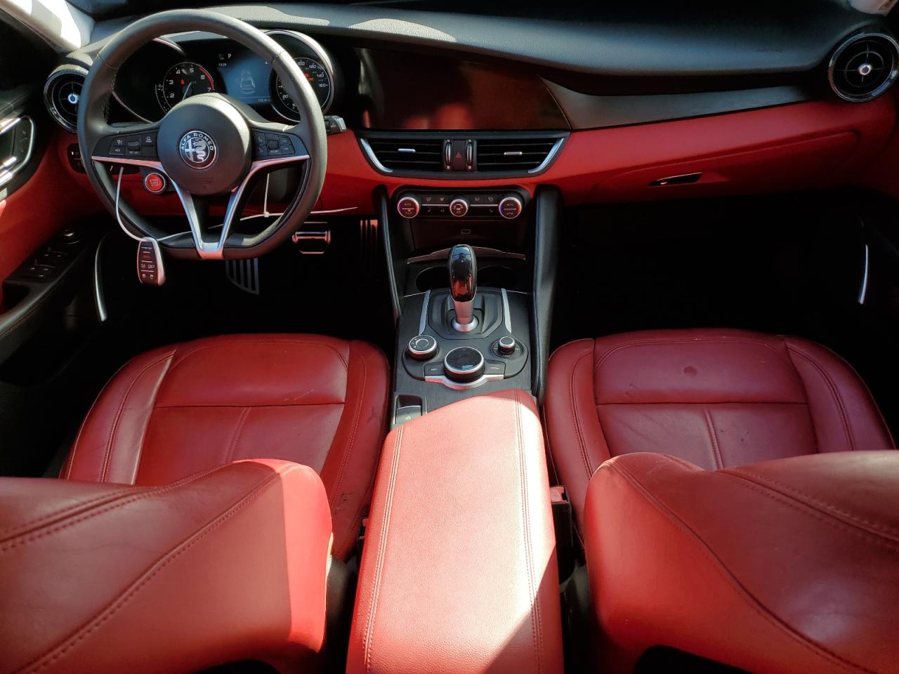 2018 Alfa Romeo Giulia - Image 8