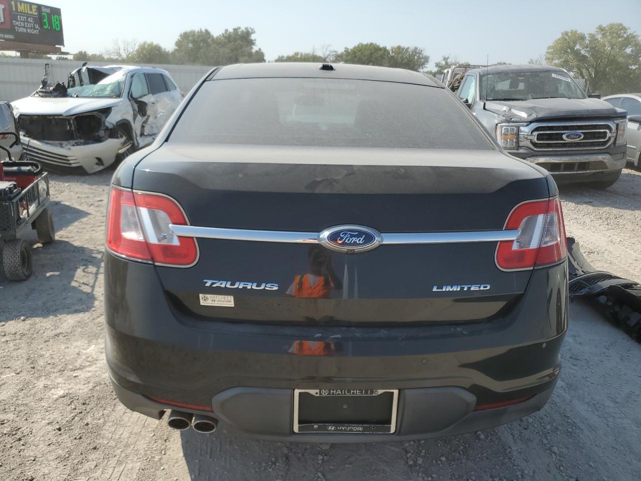 2010 Ford Taurus Limited VIN: 1FAHP2FW9AG134557 Lot: 74463404