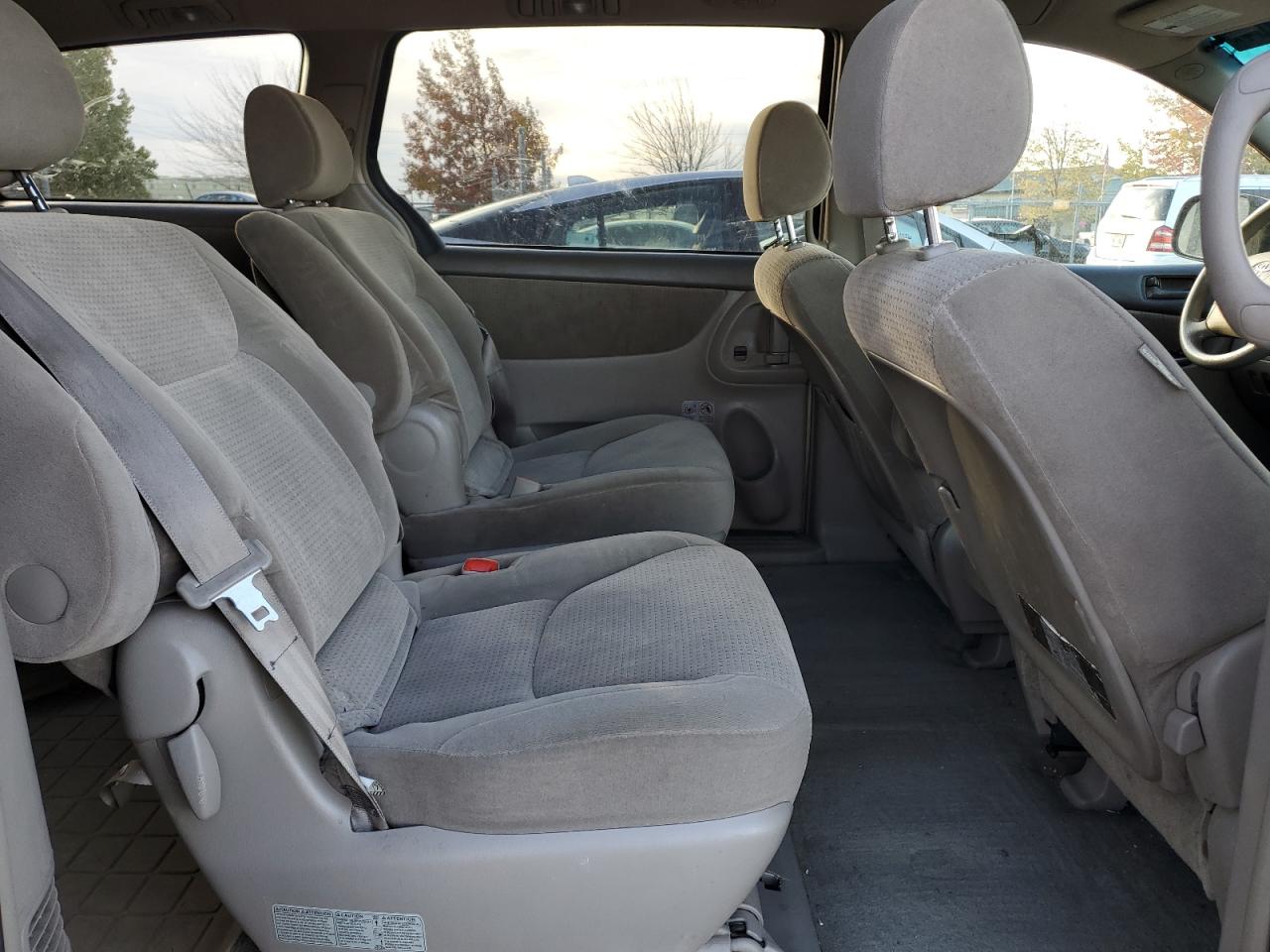 2008 Toyota Sienna - Image 11
