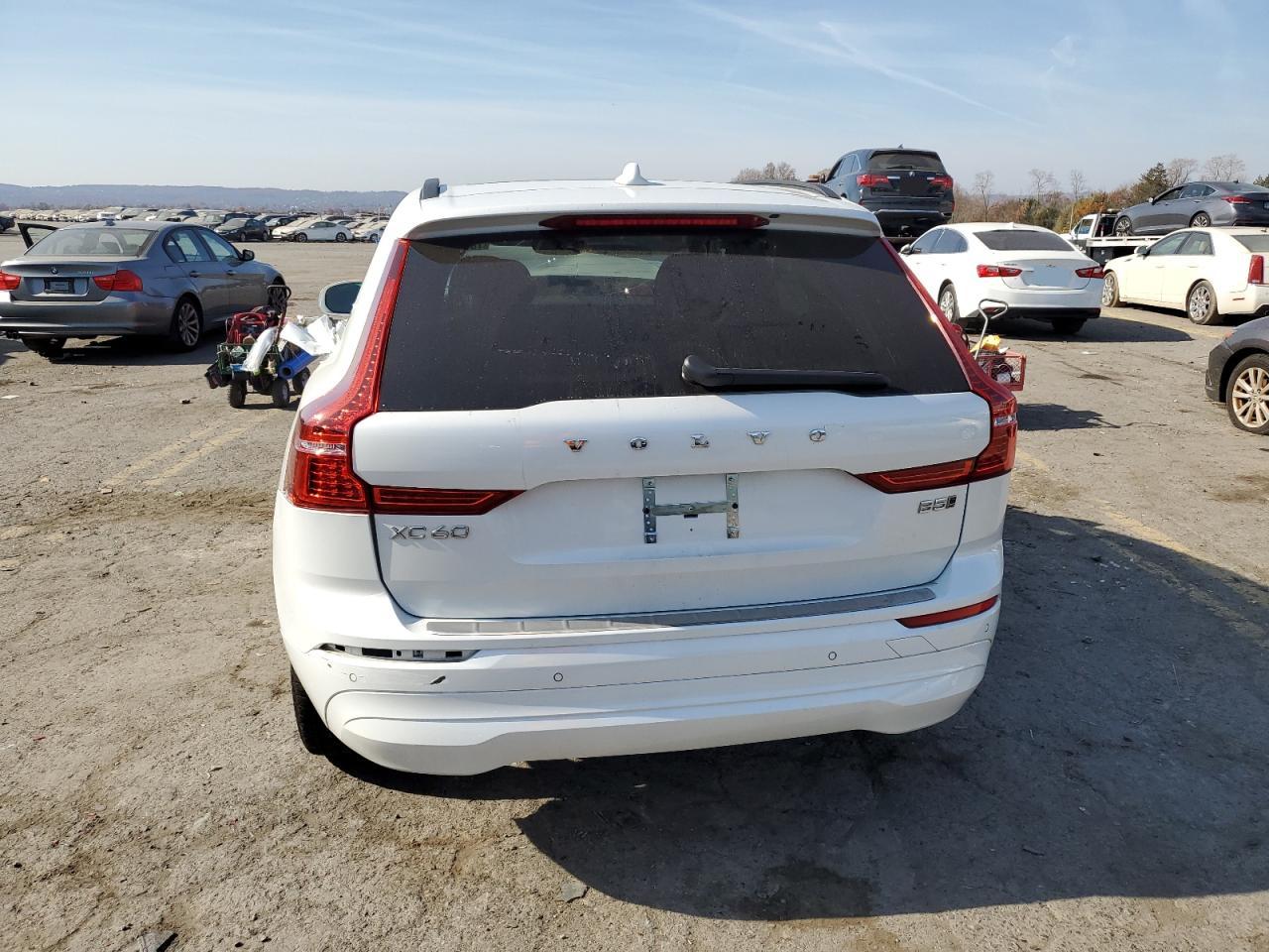 2022 Volvo Xc60 B5 Momentum VIN: YV4L12RK4N1906192 Lot: 78680244