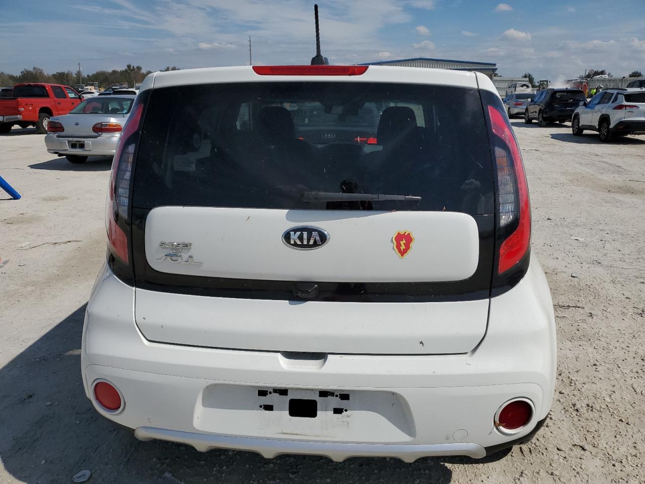 2018 Kia Soul + VIN: KNDJP3A52J7515828 Lot: 77220544