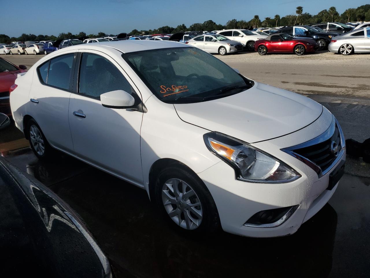 2019 Nissan Versa - Image 4