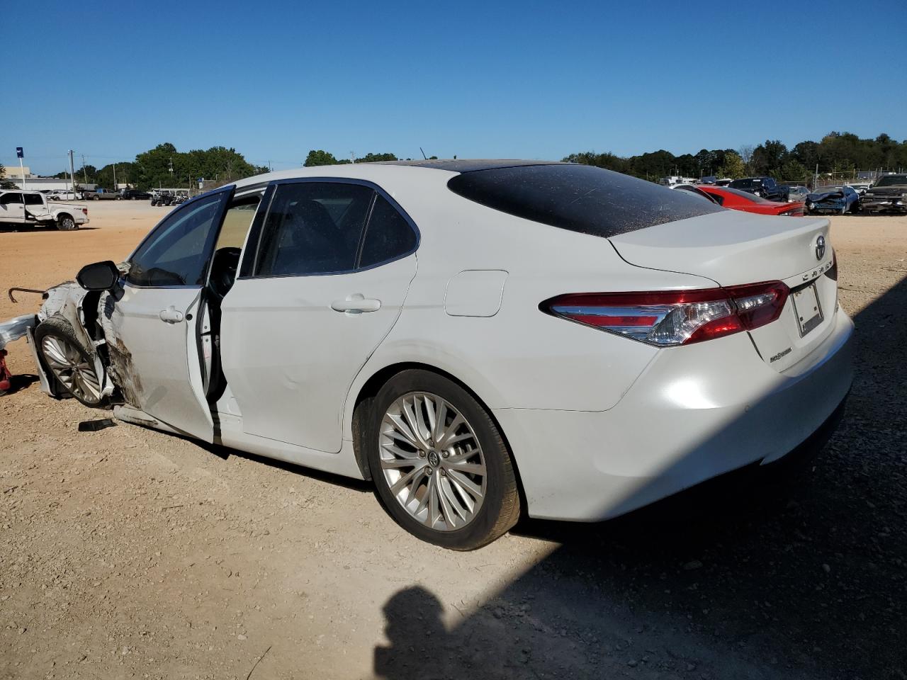 4T1B11HK0JU121859 2018 Toyota Camry L