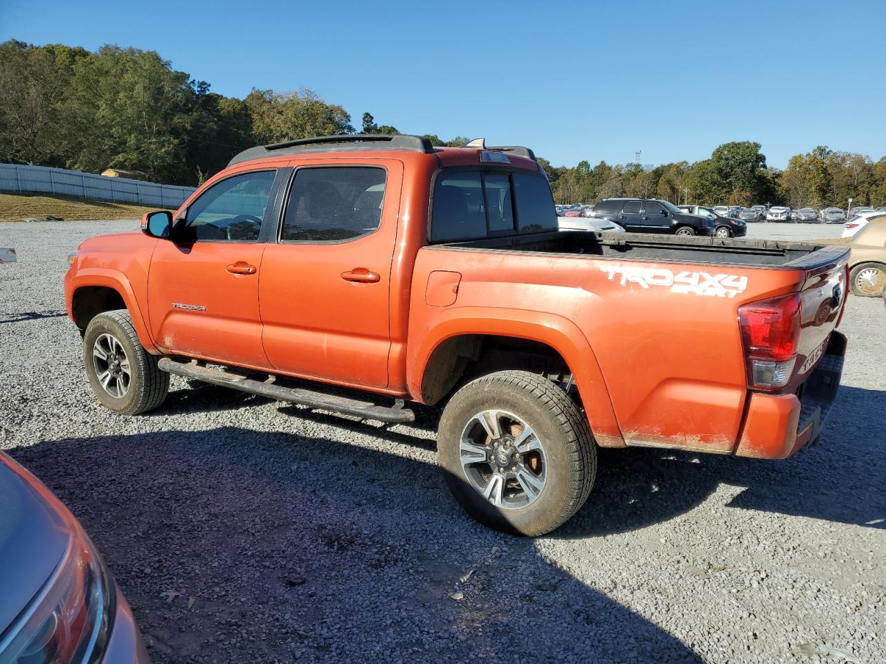 2016 Toyota Tacoma - Image 2